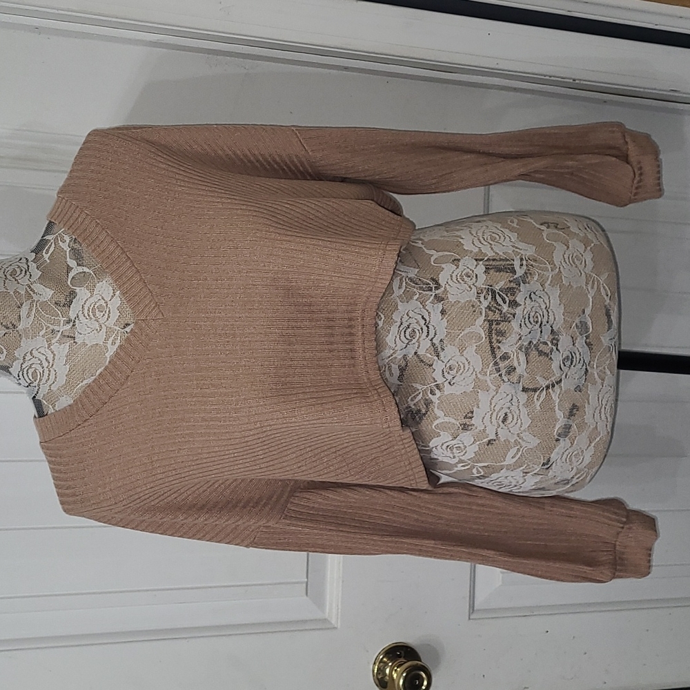 SHEIN WOMEN'S LONGSLEEVE V NECK CROP TEE